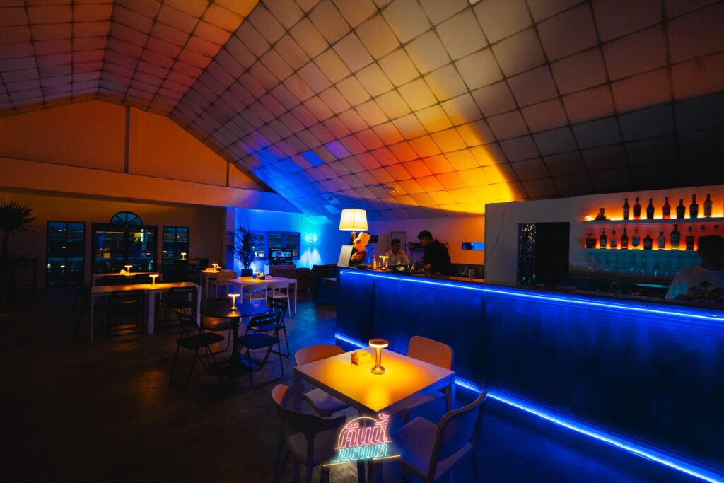 ร้านเหล้านั่งชิว จรัญ Watcharapirom Bar
