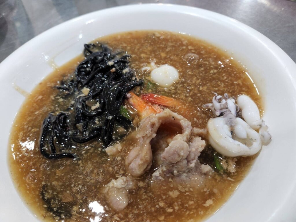 ราดหน้าเส้นใหญ่ไข่กรอบ เมนูอาหารเที่ยงกินอะไรดี