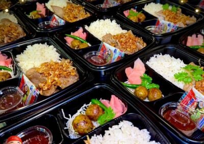 ราดหน้าอาหลิว รับทำข้าวกล่อง Lunch Box & Set Box premium อาหารกลางวัน ประชุม สัมมนา งานเลี้ยง งานบุญ งานศพ