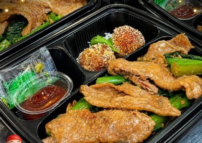 ราดหน้าอาหลิว รับทำข้าวกล่อง Lunch Box & Set Box premium อาหารกลางวัน ประชุม สัมมนา งานเลี้ยง งานบุญ งานศพ