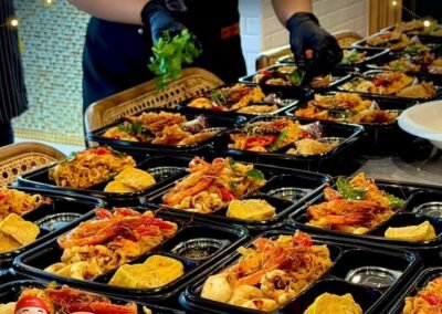ราดหน้าอาหลิว รับทำข้าวกล่อง Lunch Box & Set Box premium อาหารกลางวัน ประชุม สัมมนา งานเลี้ยง งานบุญ งานศพ