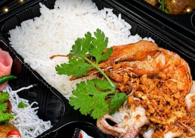 ราดหน้าอาหลิว รับทำข้าวกล่อง Lunch Box & Set Box premium อาหารกลางวัน ประชุม สัมมนา งานเลี้ยง งานบุญ งานศพ