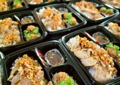 ราดหน้าอาหลิว รับทำข้าวกล่อง Lunch Box & Set Box premium อาหารกลางวัน ประชุม สัมมนา งานเลี้ยง งานบุญ งานศพ