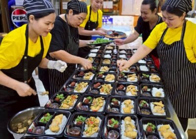 ราดหน้าอาหลิว รับทำข้าวกล่อง Lunch Box & Set Box premium อาหารกลางวัน ประชุม สัมมนา งานเลี้ยง งานบุญ งานศพ