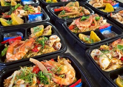 ราดหน้าอาหลิว รับทำข้าวกล่อง Lunch Box & Set Box premium อาหารกลางวัน ประชุม สัมมนา งานเลี้ยง งานบุญ งานศพ